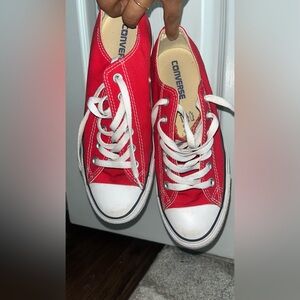 Women’s 8.5 red converse